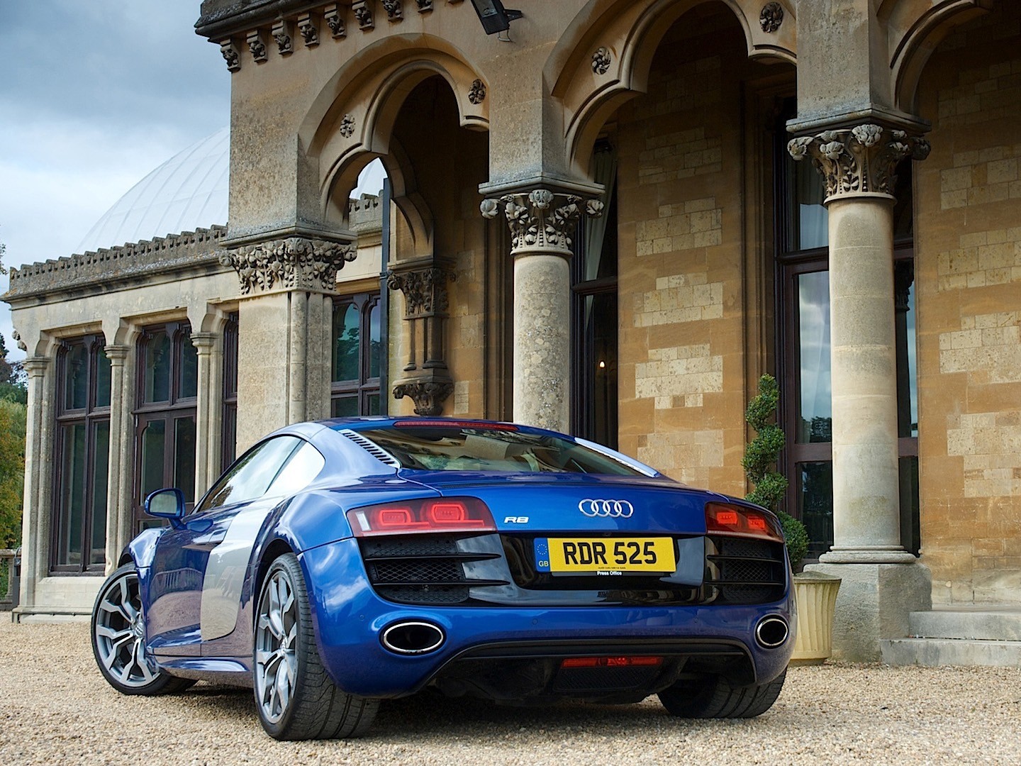 Audi R8 photo 32