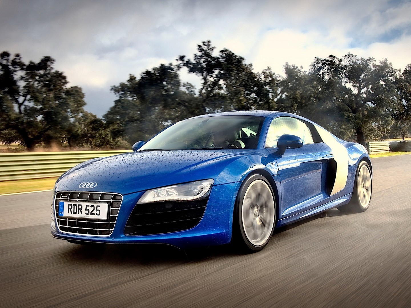 Audi R8 photo 43