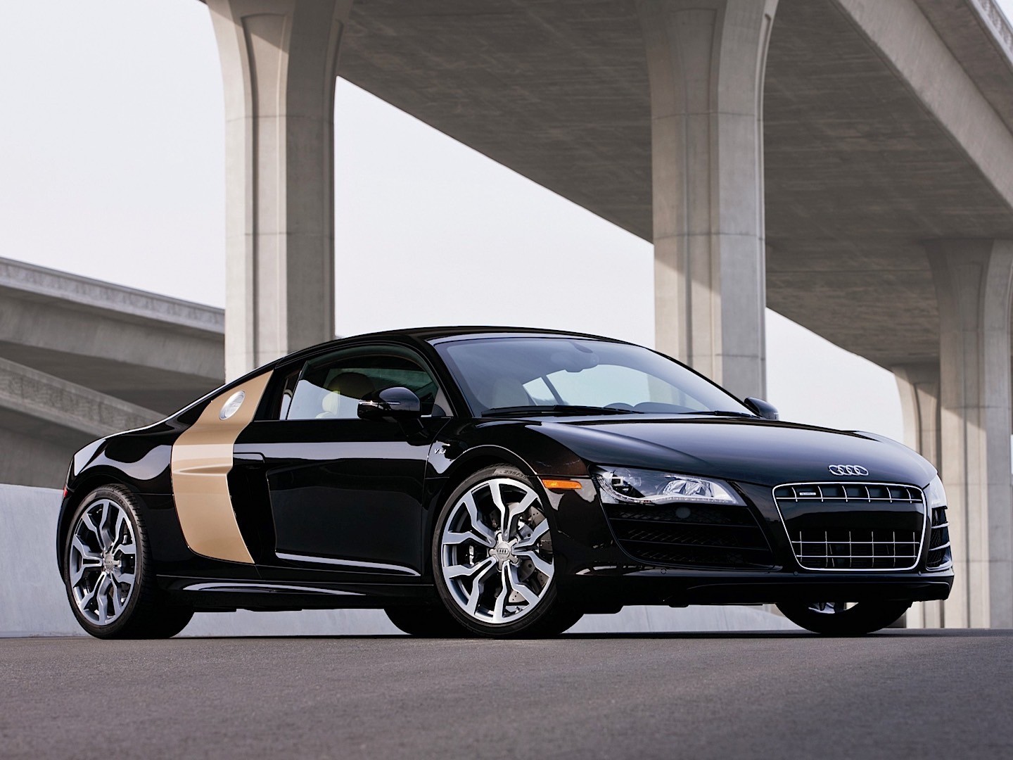 Audi R8 photo 44