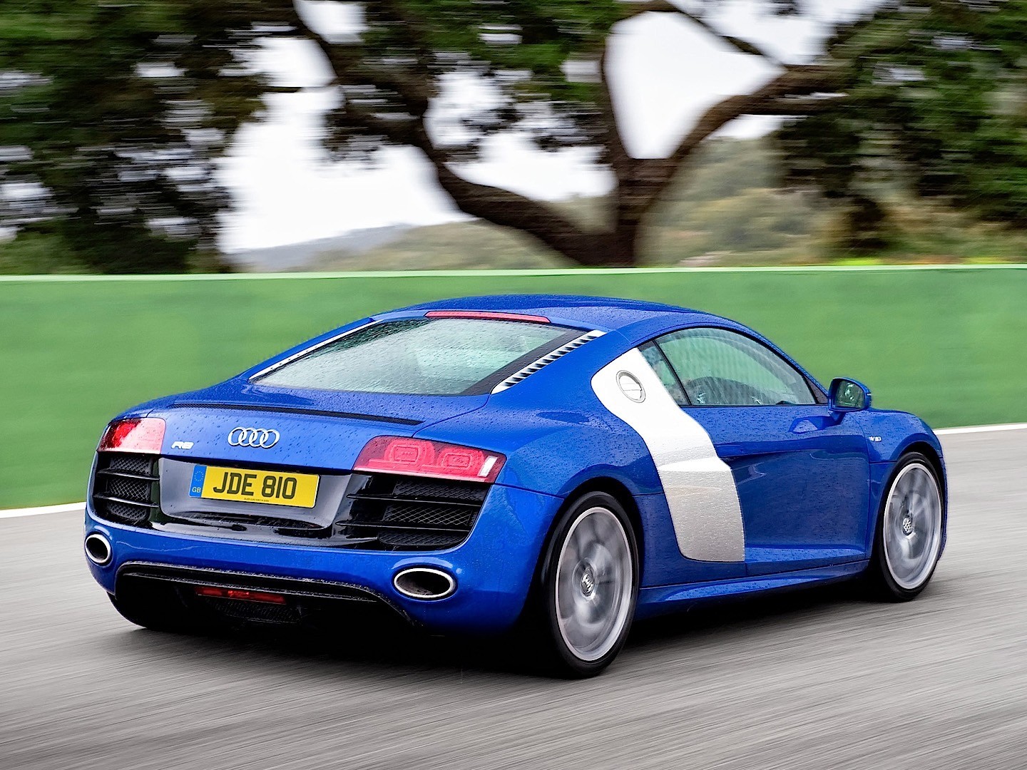 Audi R8 photo 46