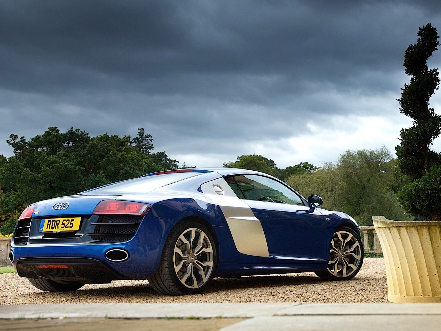 Audi R8 photo 48