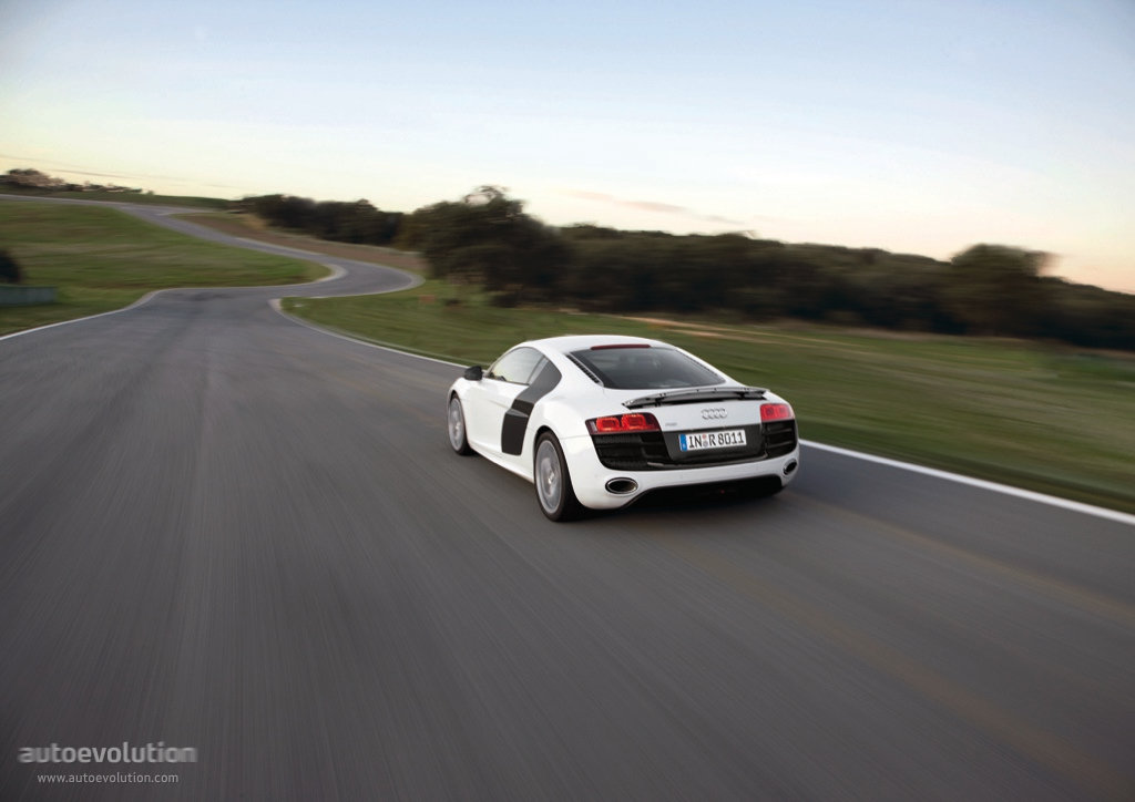 Audi R8 photo 16