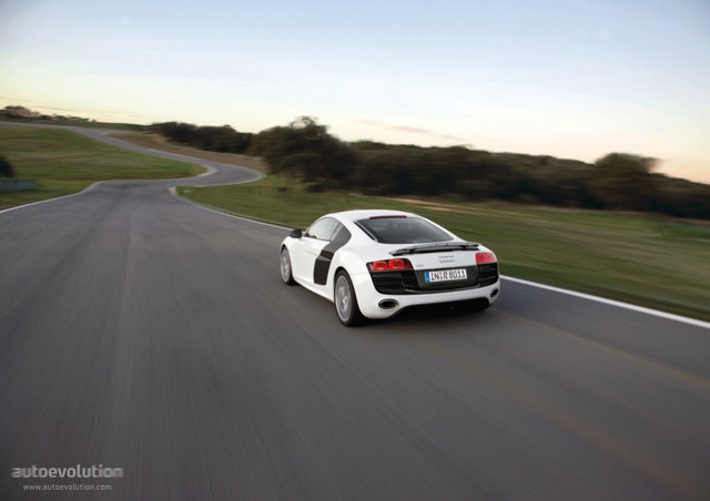 Audi R8 photo 16