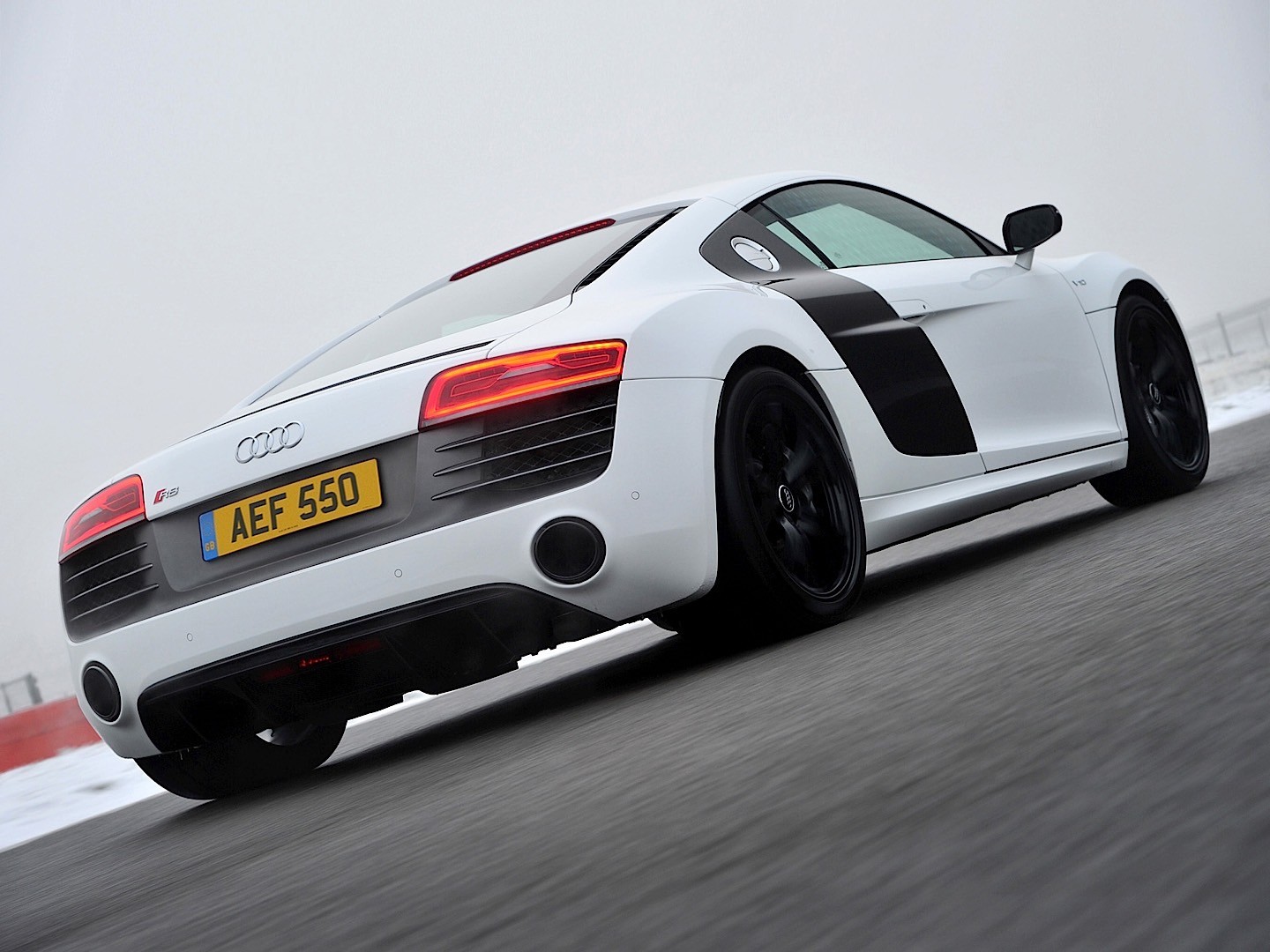 Audi R8 photo 6