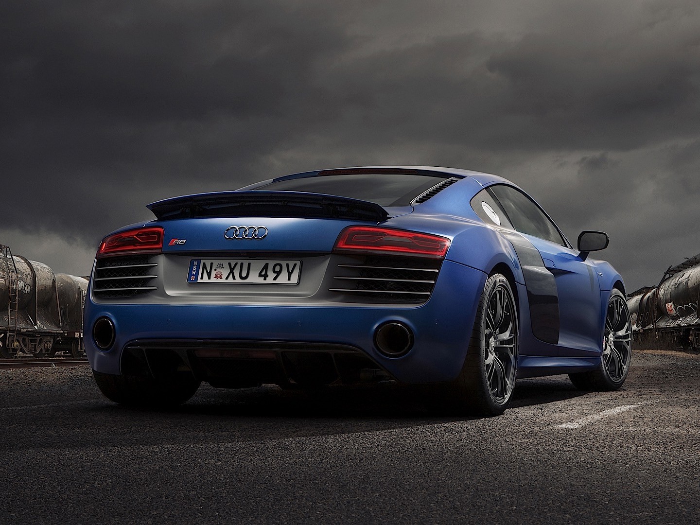 Audi R8 photo 7
