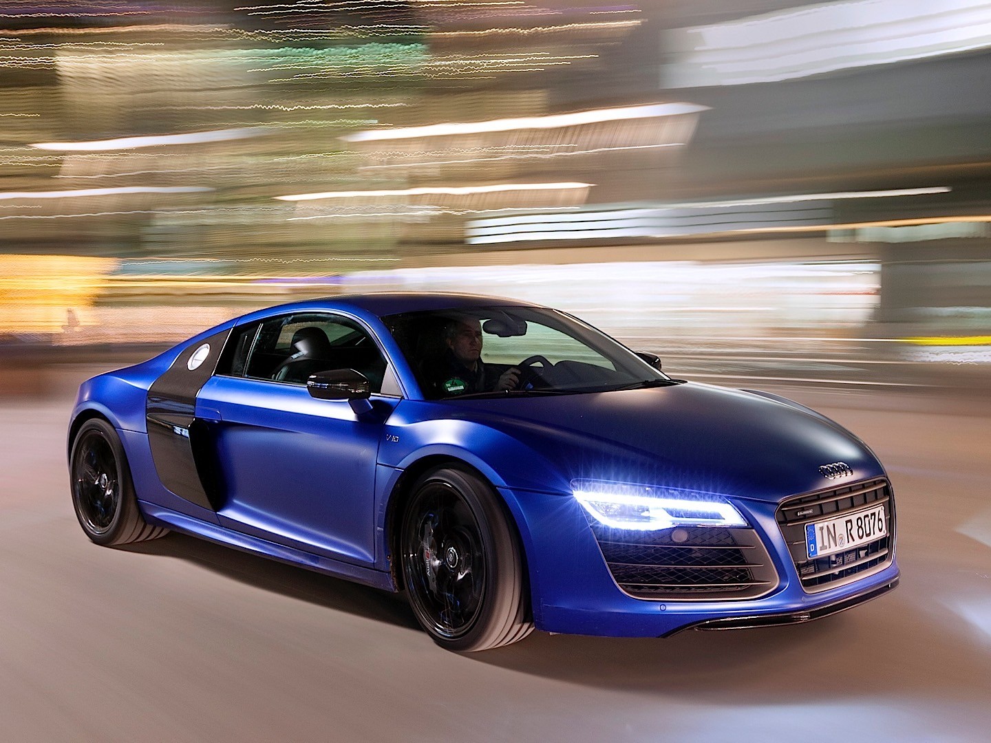 Audi R8 photo 11