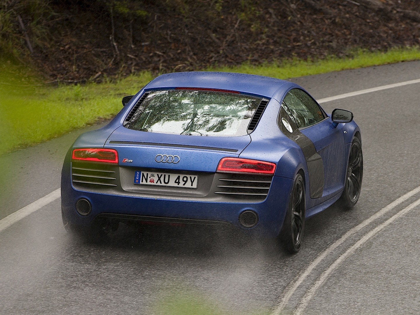 Audi R8 photo 13