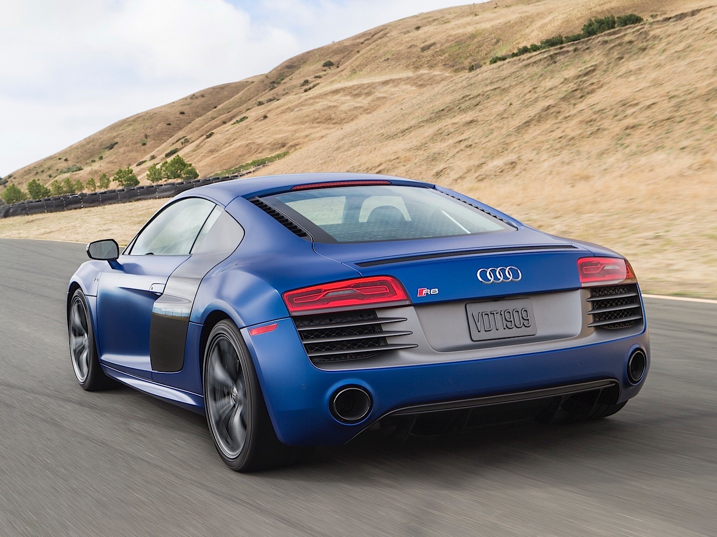 Audi R8 photo 15