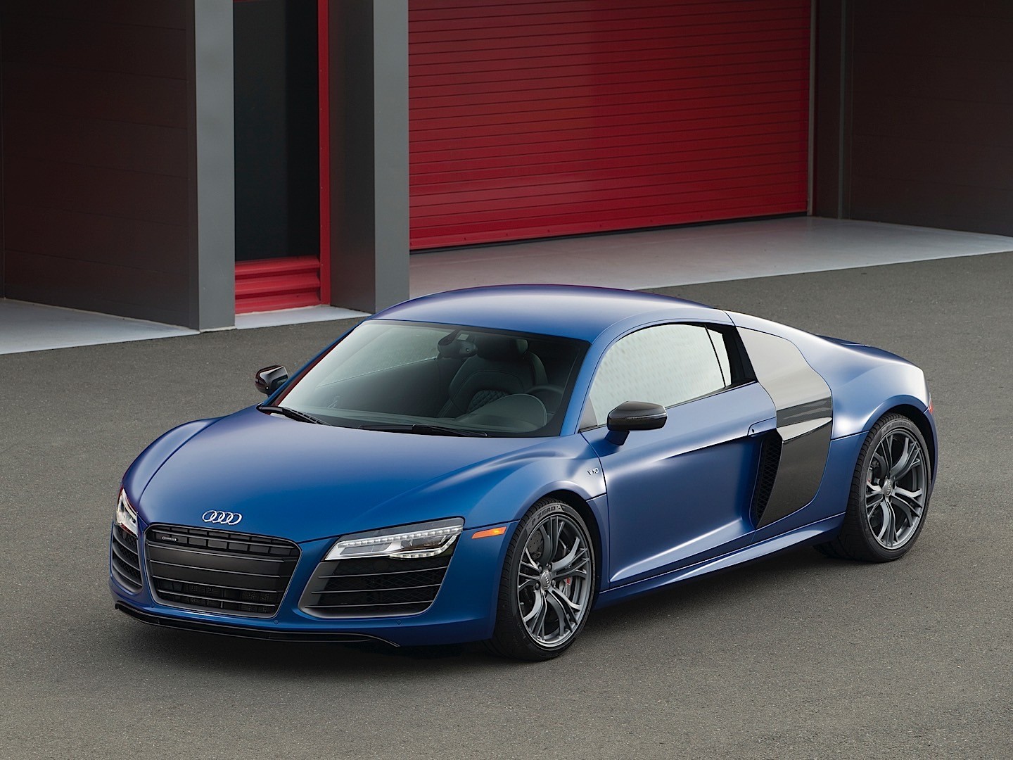 Audi R8 photo 24