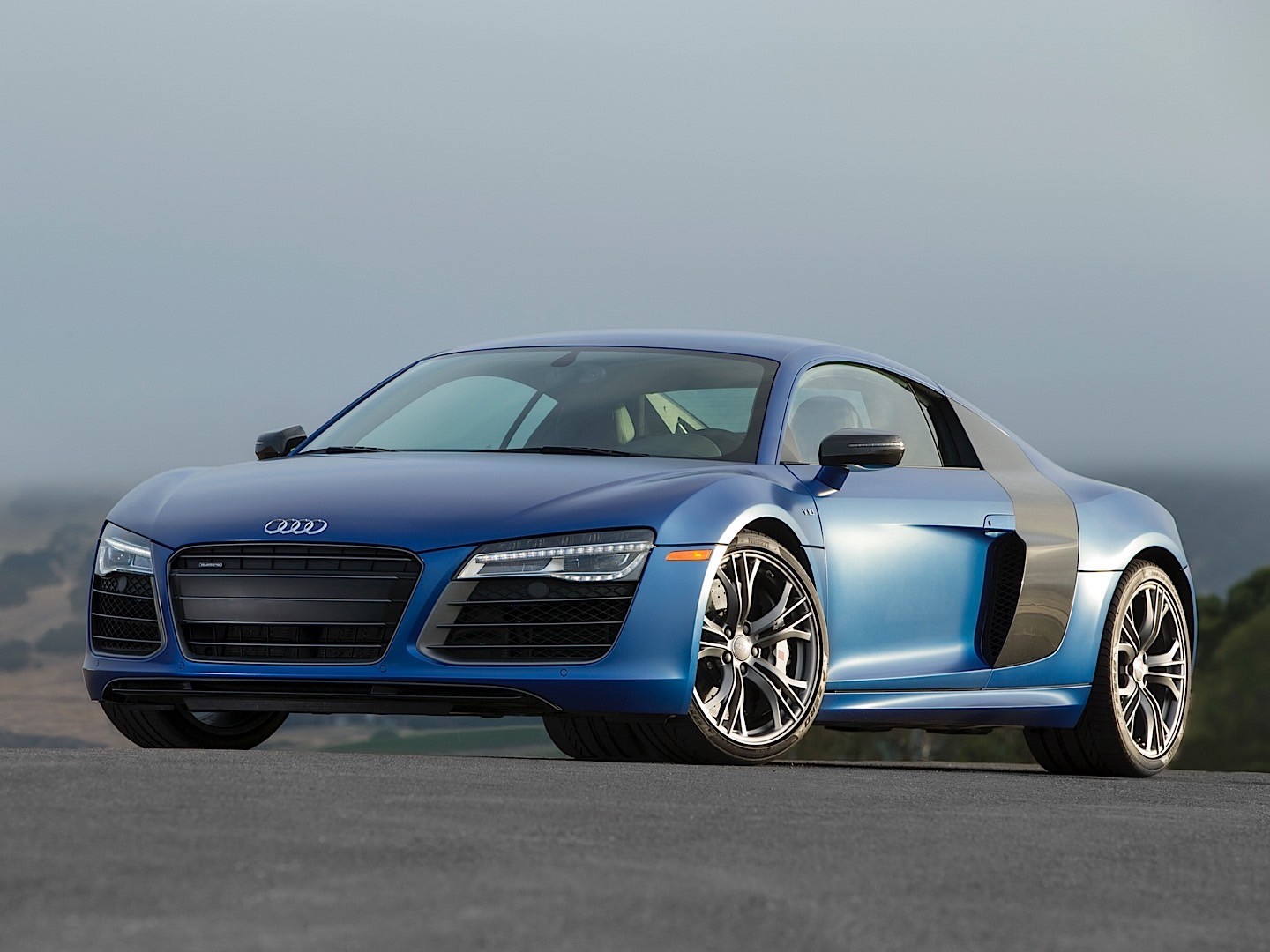 Audi R8 photo 27