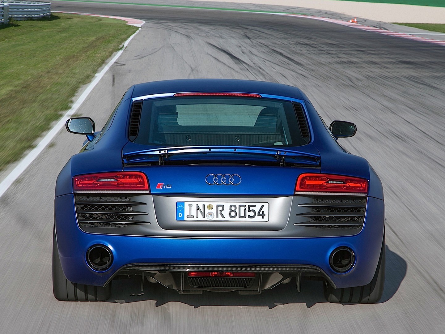 Audi R8 photo 33