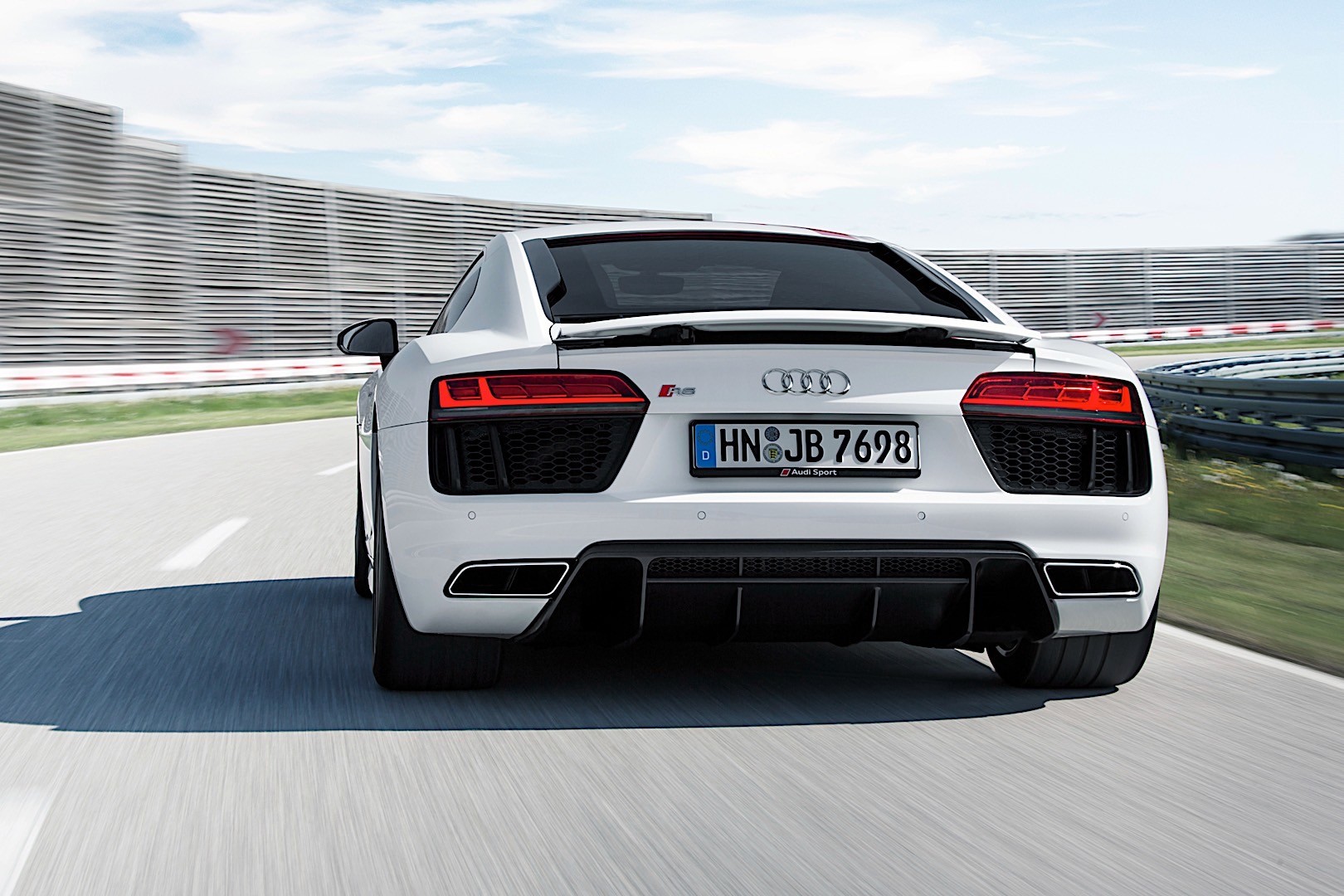 Audi R8 photo 4