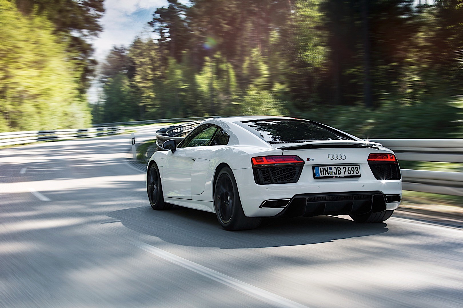 Audi R8 photo 7