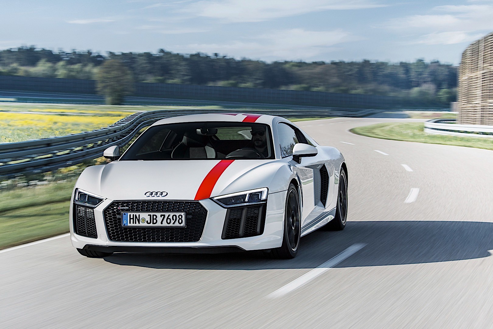 Audi R8 photo 19
