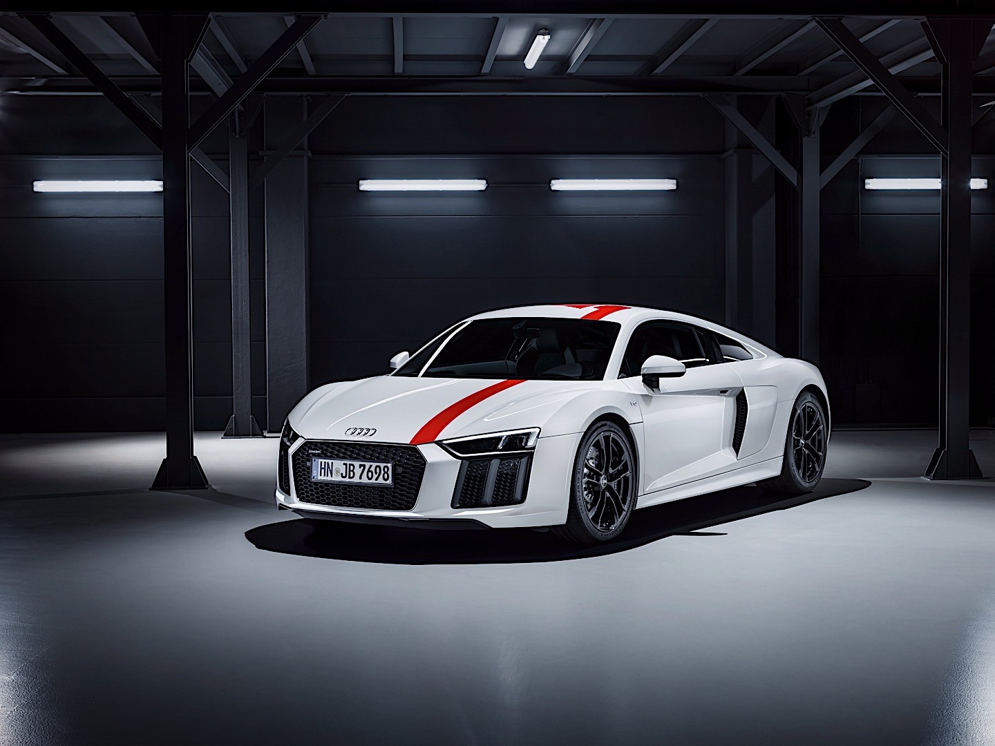 Audi R8 photo 2