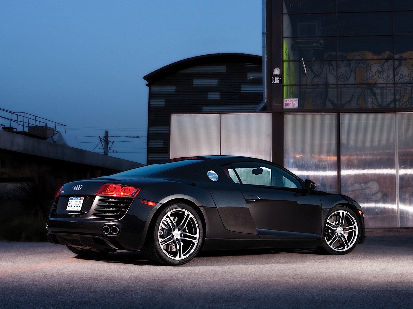Audi R8 photo 16