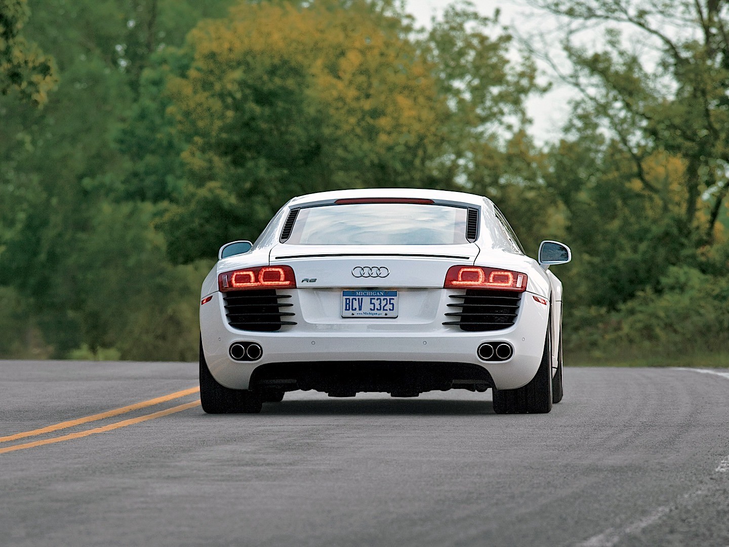 Audi R8 photo 23