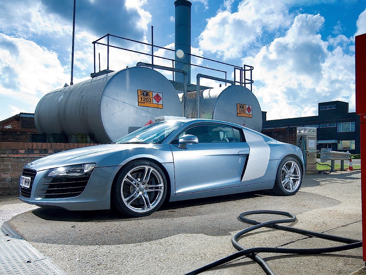 Audi R8 photo 24