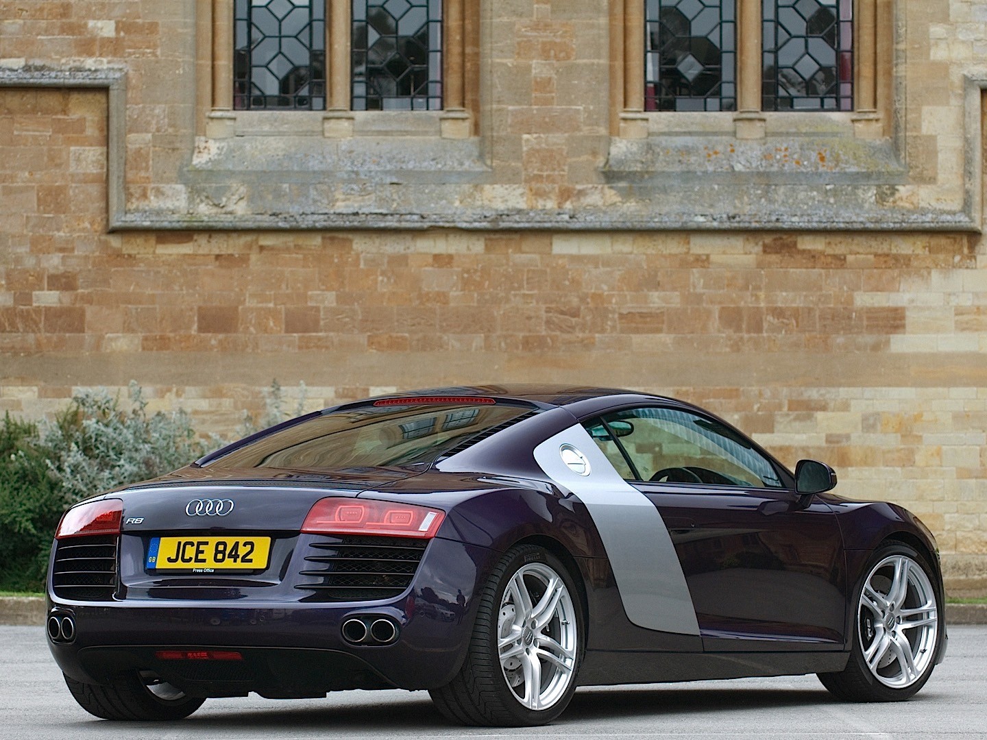 Audi R8 photo 27