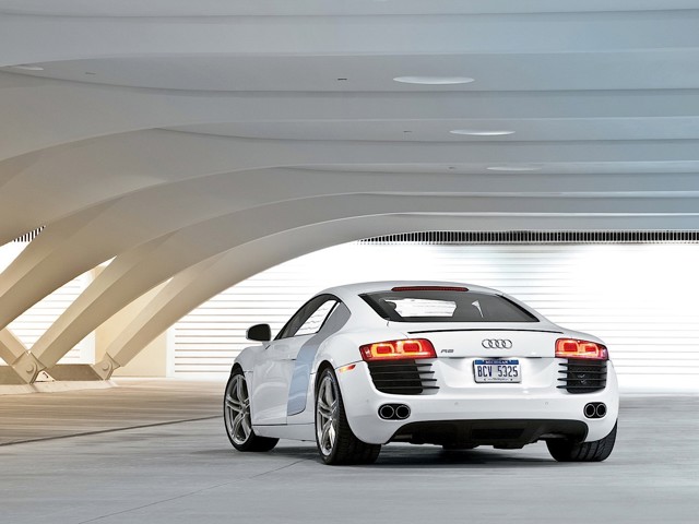 Audi R8 photo 29