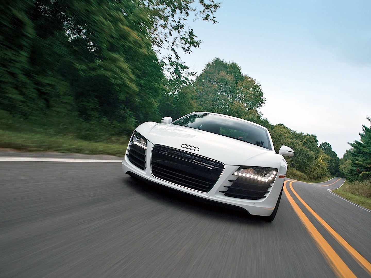 Audi R8 photo 32