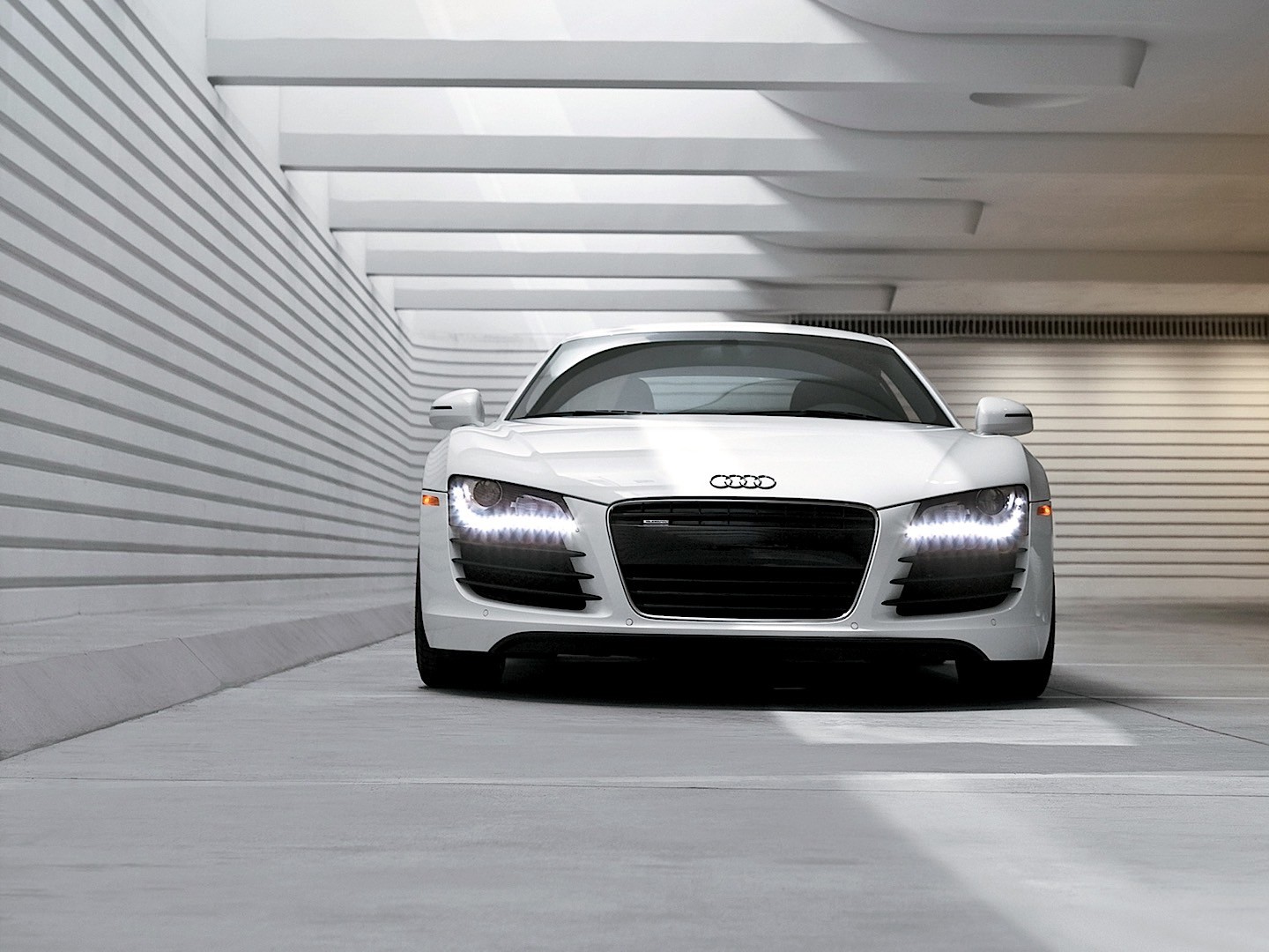 Audi R8 photo 37