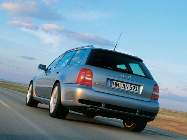 Audi Rs 4 Avant photo 21