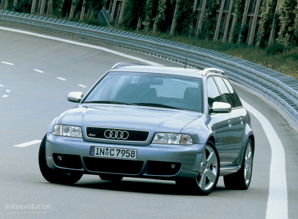 AUDI RS 4 Avant