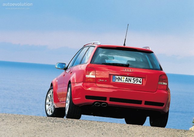 Audi Rs 4 Avant photo 9