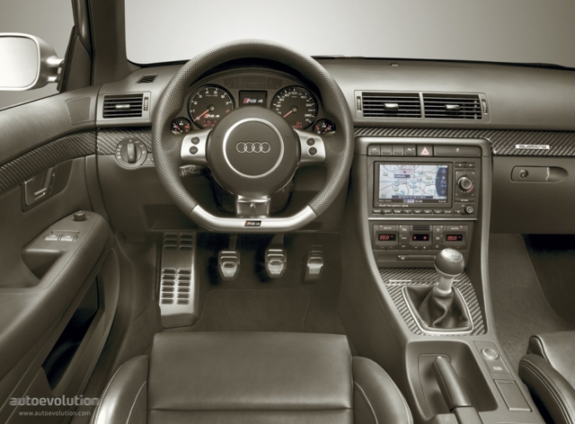 Audi Rs 4 Avant photo 10