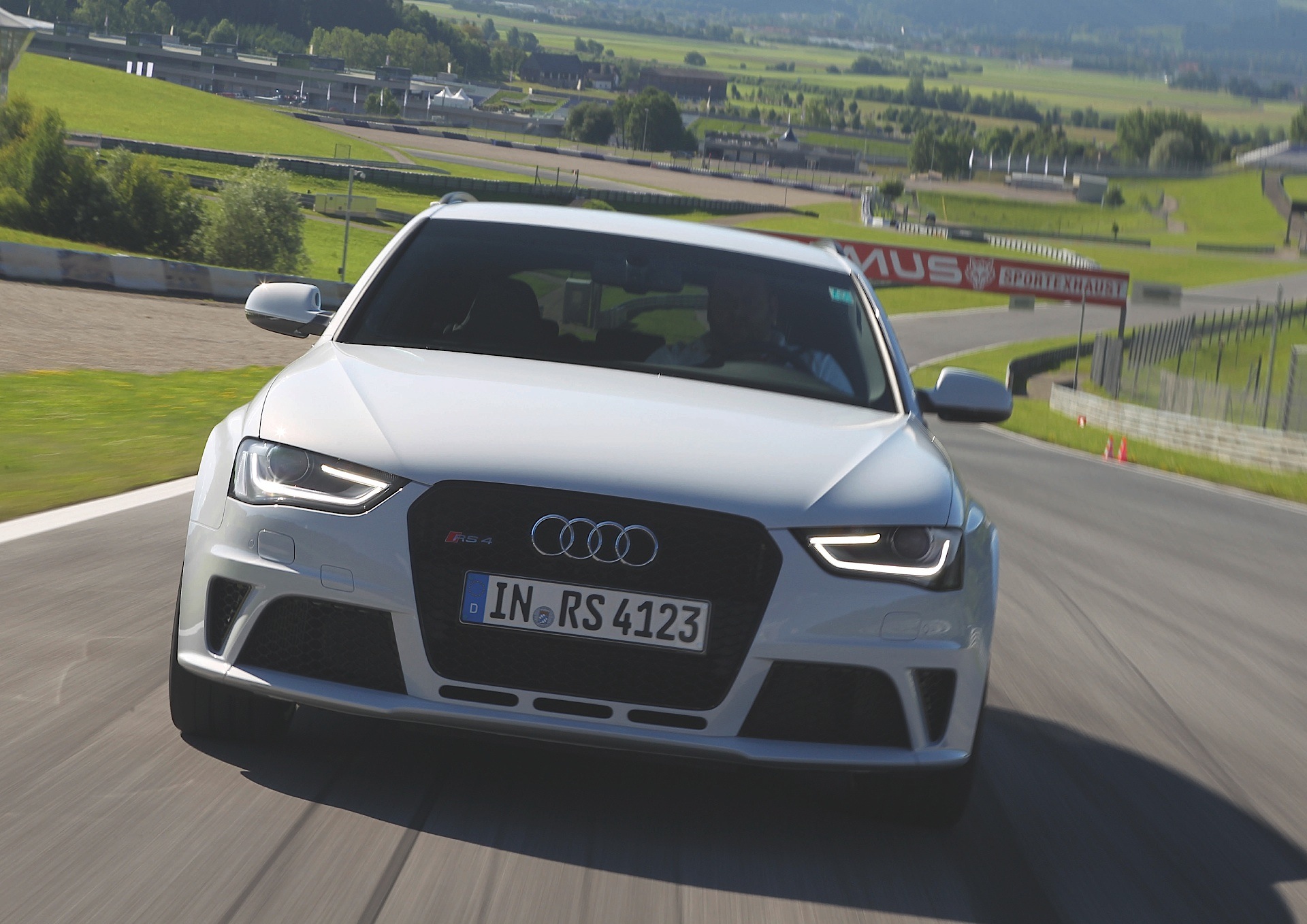 Audi Rs 4 Avant photo 35