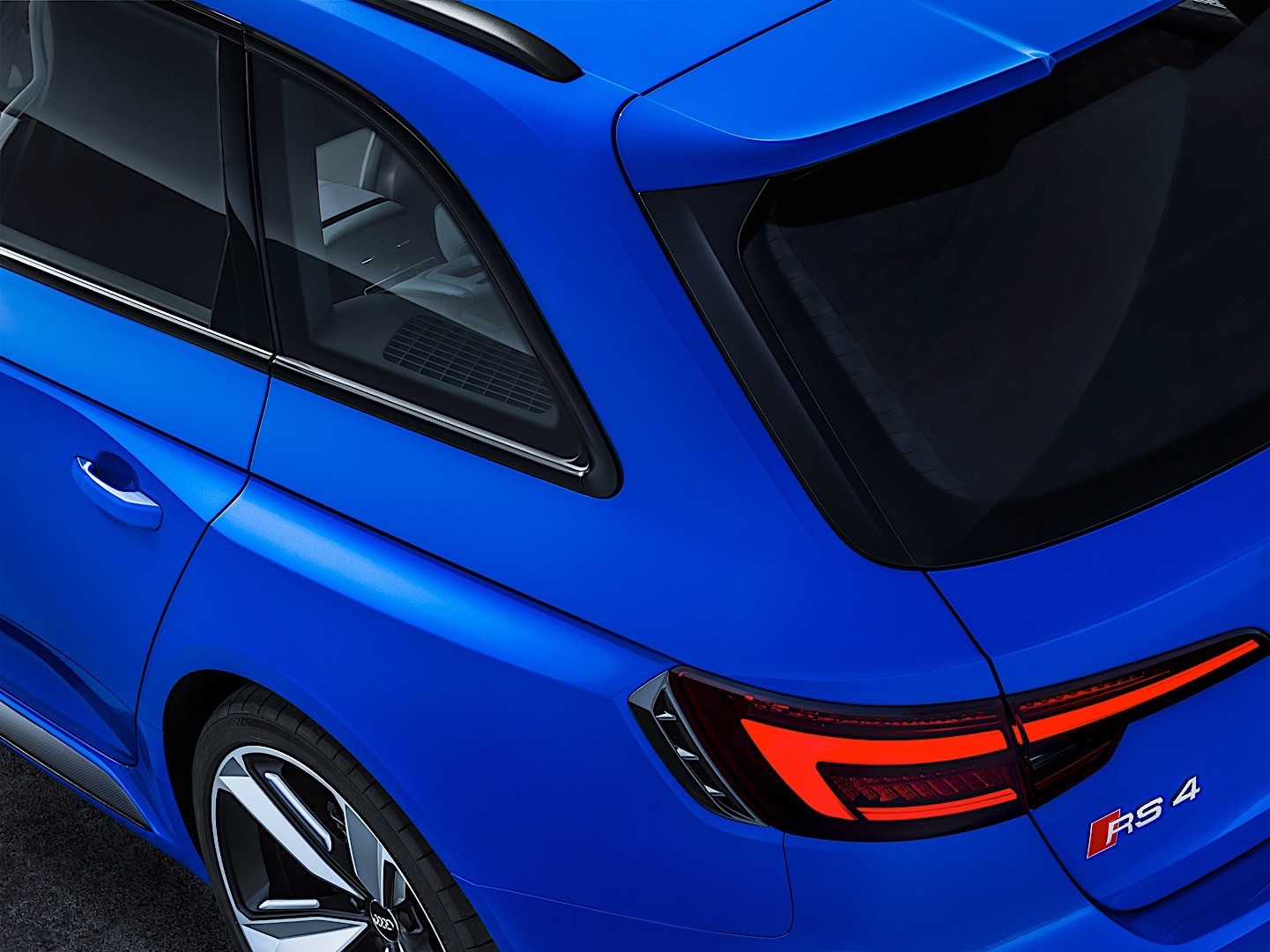 Audi Rs 4 Avant photo 11