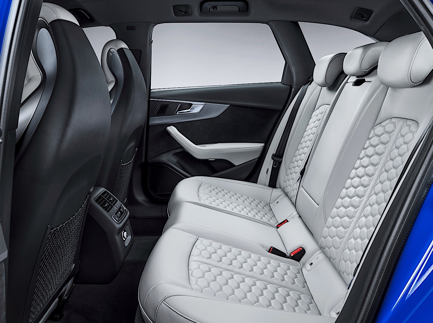 Audi Rs 4 Avant photo 32