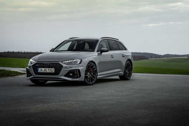 AUDI RS 4 Avant