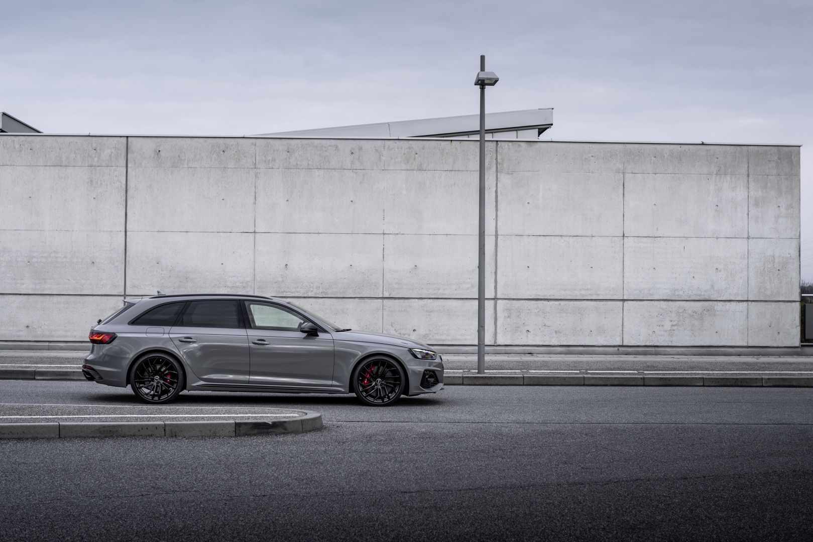 Audi Rs 4 Avant photo 9