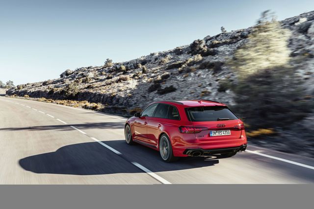 Audi Rs 4 Avant Foto 33