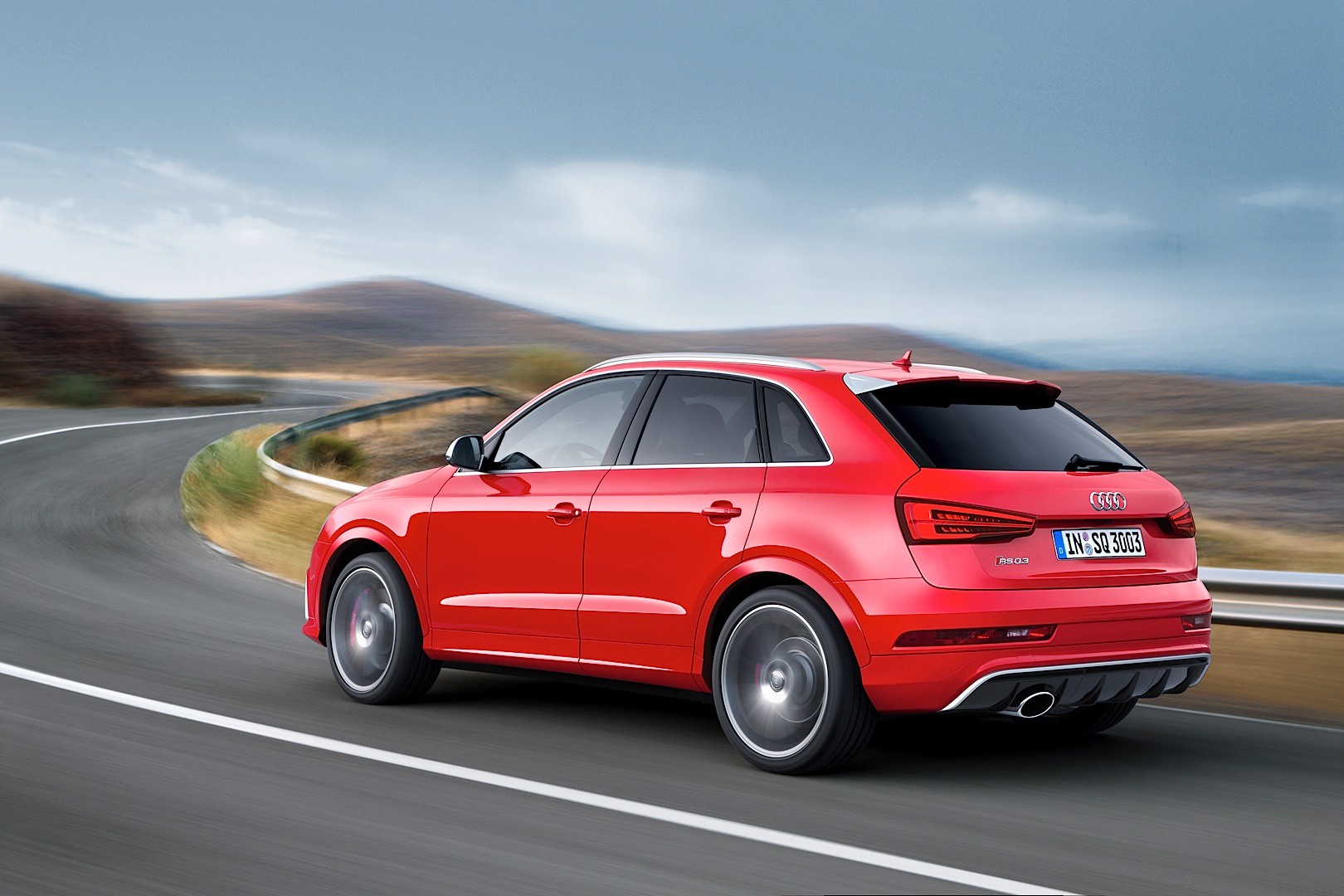 Audi Rs Q3 photo 11