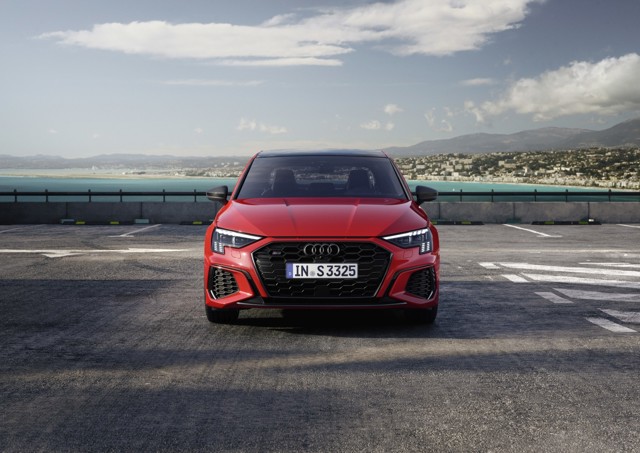Audi S3 Sedan foto 2