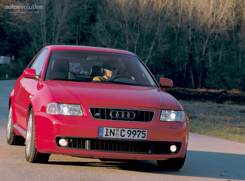 Audi S3 photo 2