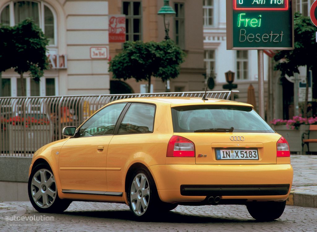 Audi S3 photo 2