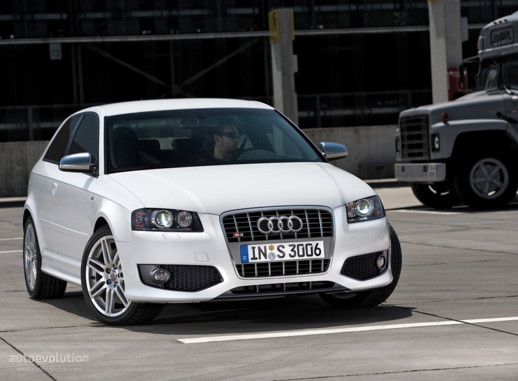 Audi S3 photo 2