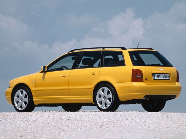 Audi S4 Avant photo 12