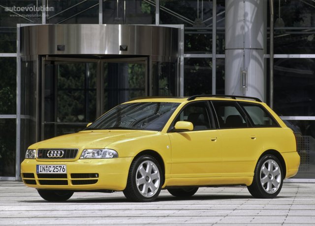 Audi S4 Avant photo 4