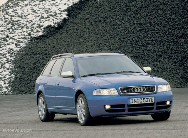 Audi S4 Avant photo 6