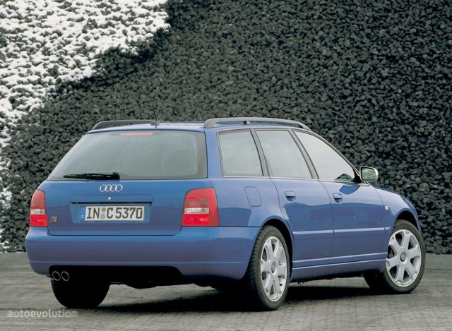 Audi S4 Avant photo 8