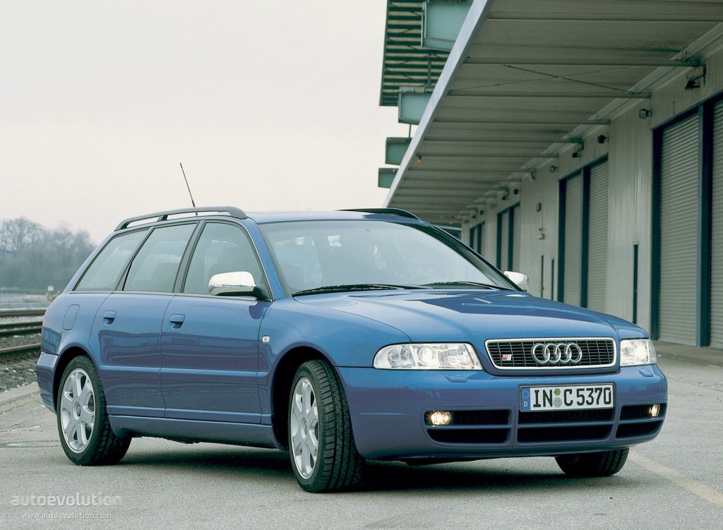 Audi S4 Avant photo 9