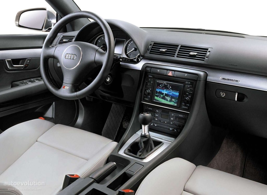 Audi S4 Avant photo 8