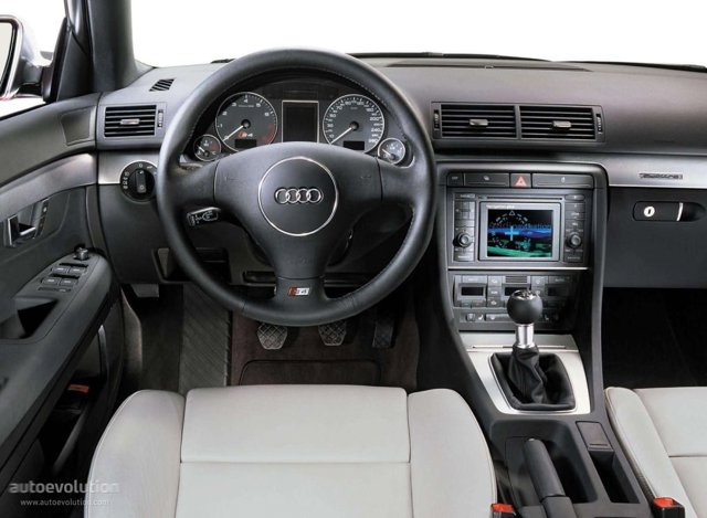 Audi S4 Avant photo 9