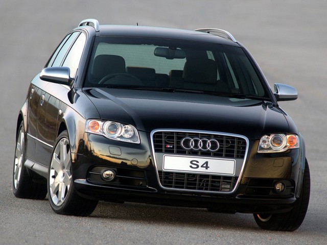 Audi S4 Avant photo 8