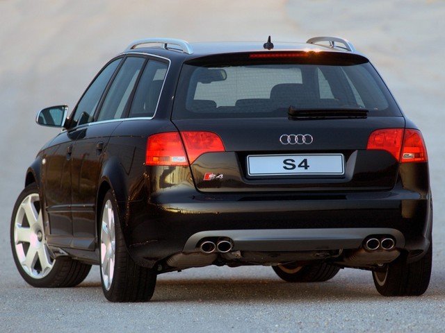Audi S4 Avant photo 9